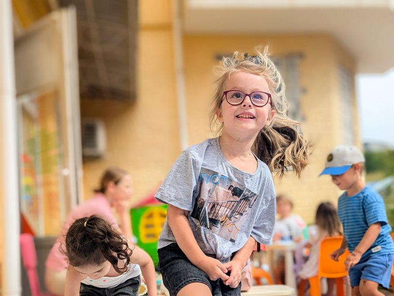 Діти на занятті у дитячому центрі розвитку AZ.KIDS, Ужгород
